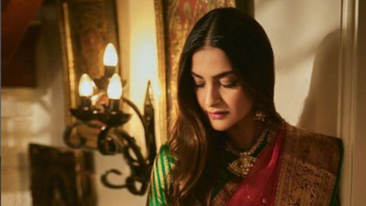 https://www.jagranimages.com/images/newimg/15102022/15_10_2022-sonam_kapoor_23142269.jpg