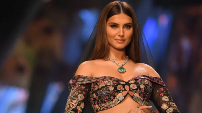 Tara Sutaria Ramp Walk Video: तारा सुतारिया ने रैंप वॉक किया है।