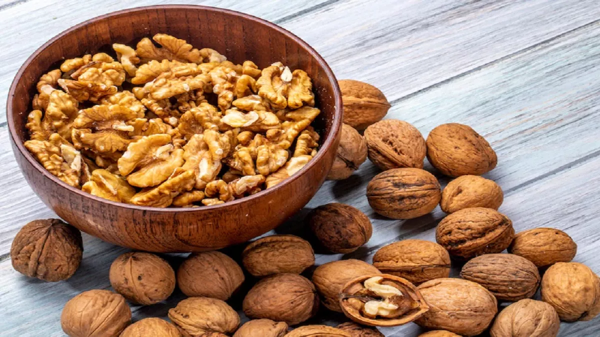 Walnut Benefits: रोजाना अखरोट खाने के गजब के फायदे जानकर आप हो जाएंगे हैरान - You will be surprised to know the amazing benefits of eating walnuts daily