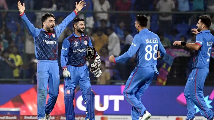 अफगानिस्तान ने इंग्लैंड को 69 रन से हराया। फोटो- एपी