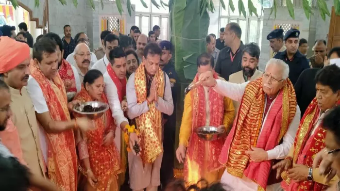 मुख्यमंत्री मनोहर लाल ने नवरात्र के मौके पर माता मनसा देवी में टेका मत्था।