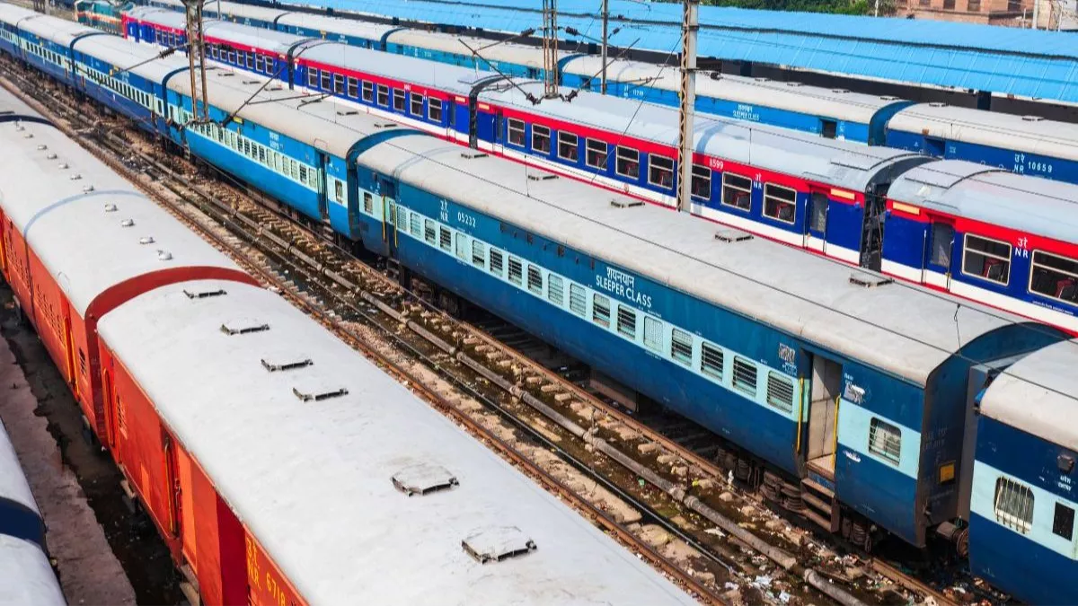 रेलवे ने श्रद्धालुओं को दिया तोहफा, नवरात्र में विंध्‍याचल और मैहर में अतिरिक्‍त पांच मिनट रुकेंगी कई ट्रेनें
