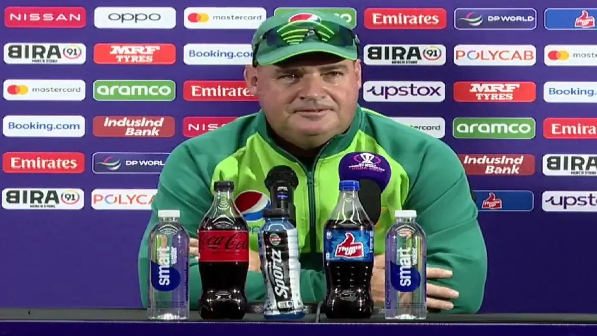 IND vs PAK: भारत के हाथों मिली हार के बाद जमकर भड़के पाक टीम के डायरेक्टर, बोले- ये ICC नहीं BCCI का इवेंट है