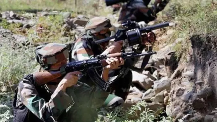 v राजौरी में एलओसी पर बारूदी सुरंग विस्फोट में एक जवान घायल। प्रतीकात्मक फोटो