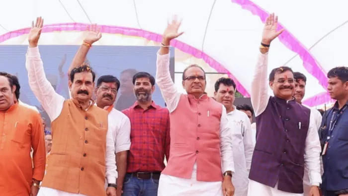 दतिया में कांग्रेस पर बरसे शिवराज सिंह चौहान (फोटो: @drnarottammisra)