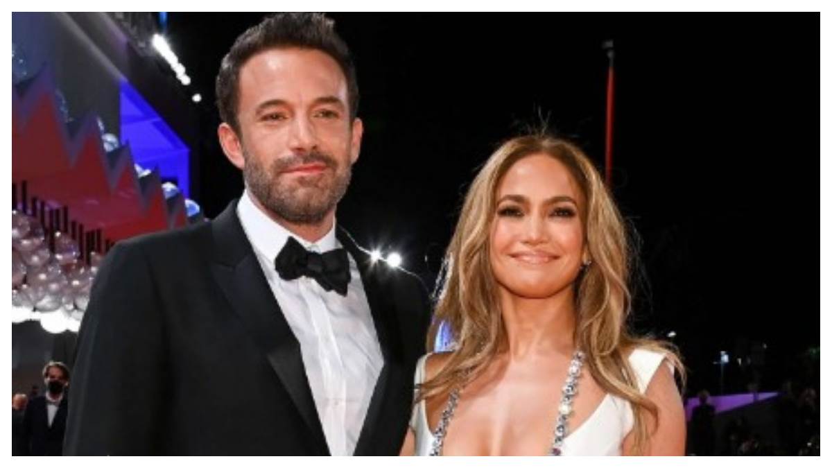 https://www.jagranimages.com/images/newimg/15102024/15_10_2024-ben_affleck_and_jennifer_lopez_23816030.jpg