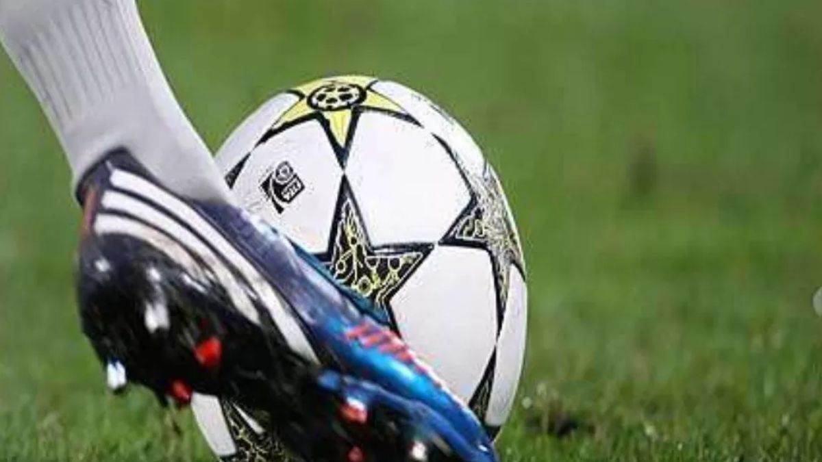 https://www.jagranimages.com/images/newimg/15112022/15_11_2022-football_23205329.jpg