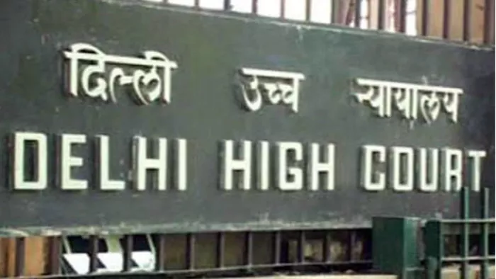 न्यायमूर्ति संजीव नरूला की पीठ ने आयोग को मामले पर जल्द-से-जल्द अंतिम निर्णय लेने का निर्देश दिया।
