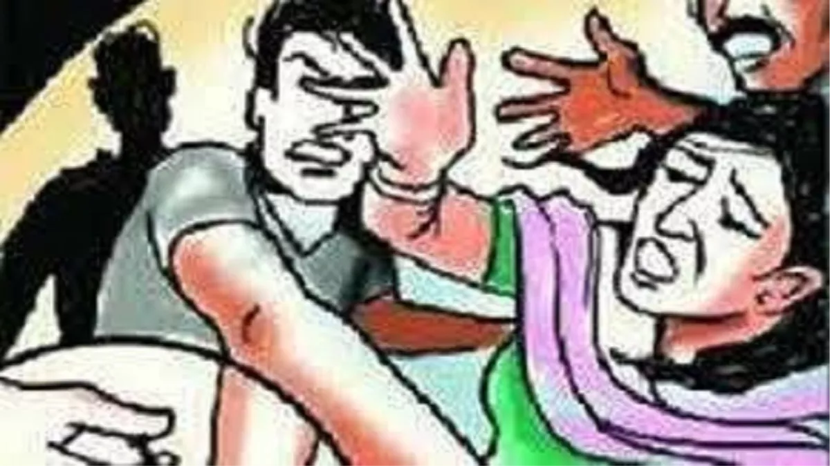 Aligarh News : छात्रा ने बात नहीं की तो टाप टेन अपराधी व पूर्व प्रधान ने जड़ दिया थप्‍पड़, मुकदमा दर्ज
