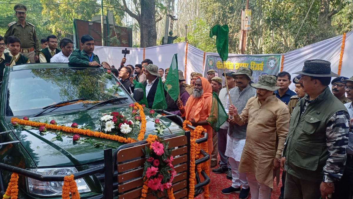 state minister climate change kp malik unveiled signature gate in pilibhit gave green signal to jungle safari