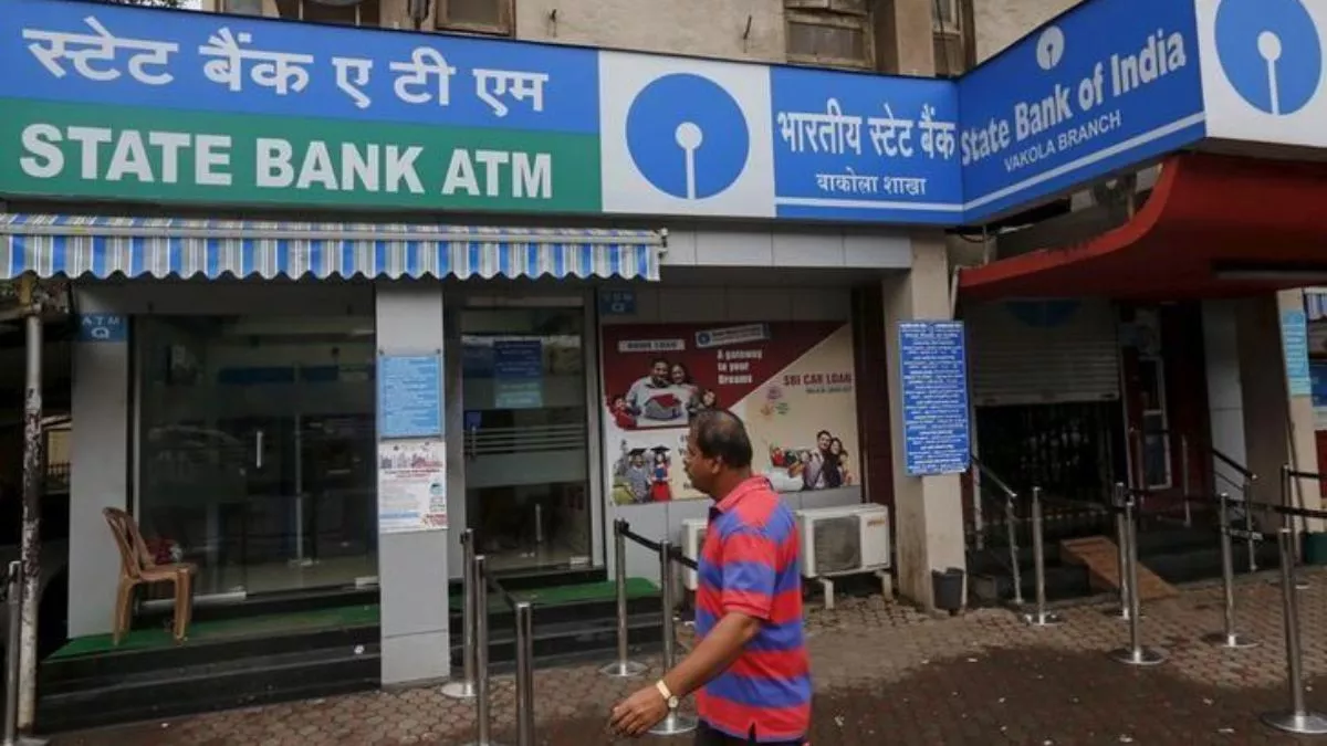 SBI ने एक झटके में इतना महंगा कर दिया लोन, जानिए आपकी जेब पर कितना पड़ेगा बोझ