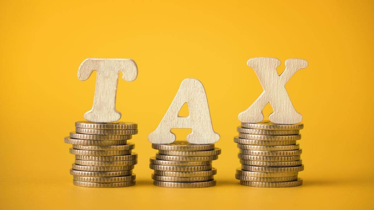 https://www.jagranimages.com/images/newimg/15112023/15_11_2023-tax_cover_23580932.jpg