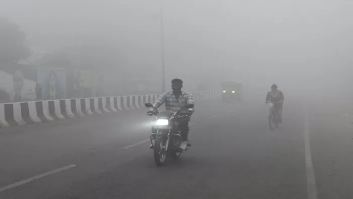 यूपी में मौसम ने अचानक करवट बदल ली है। संगम दूबे