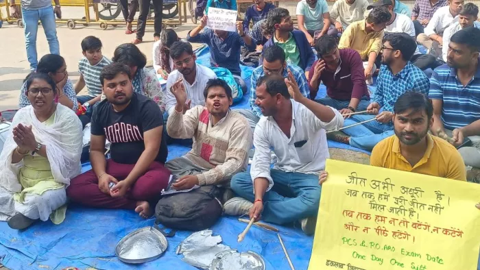 प्रतियोगी छात्रों का आंदोलन पांचवें दिन भी जारी।