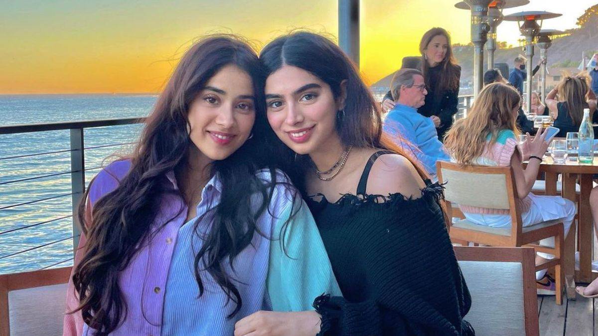 https://www.jagranimages.com/images/newimg/15122023/15_12_2023-janhvi_kapoor_on_khushi_kapoor_23605493.jpg