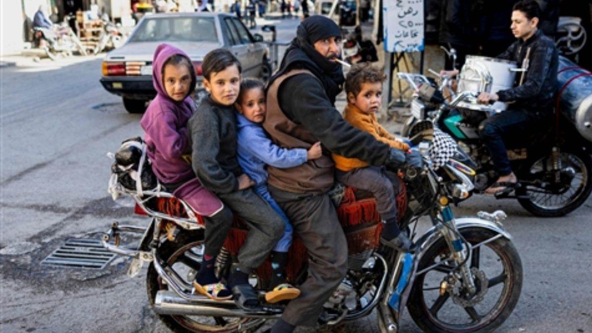 https://www.jagranimages.com/images/newimg/15122024/15_12_2024-syria_news_3_23849237.jpg