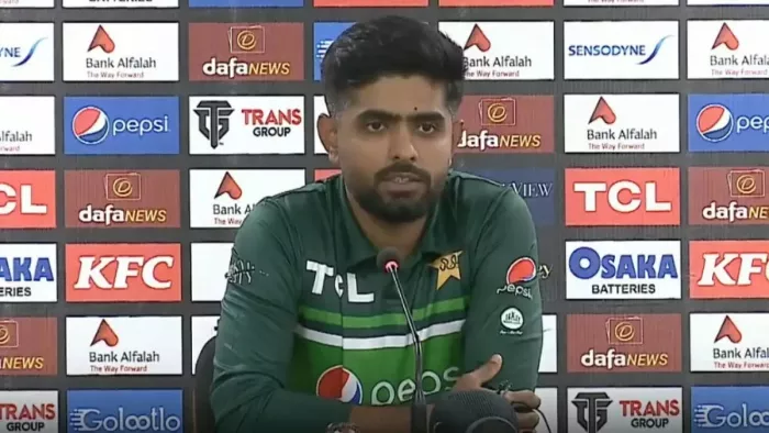 Babar Azam honey trap scandal: पाकिस्तान के कप्तान बाबर आजम फिर विवादों में घिर गए हैं