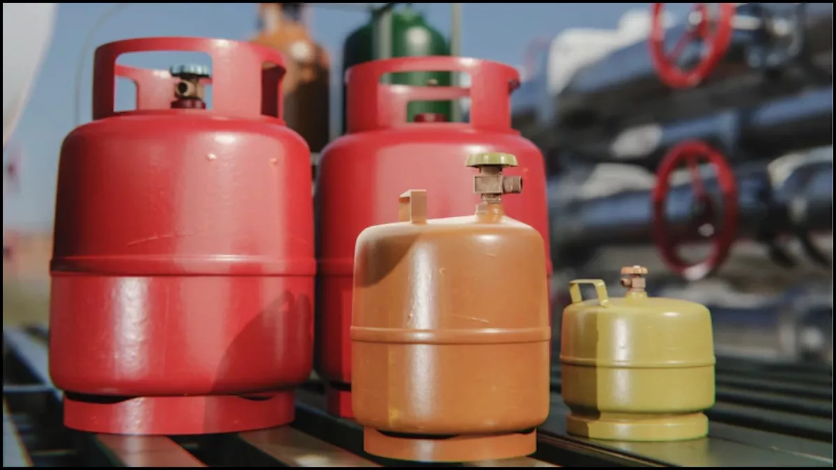 Gas Leak Precautions: बड़ी दुर्घटना की वजह बन सकता है गैस सिलेंडर में रिसाव, इन तरीकों से करें अपना बचाव
