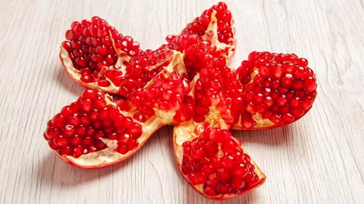 Pomegranate Peel Benefit: अनार के दानों ही नहीं बल्कि छिलकों में भी हैं ये अनेक गुण, जानें