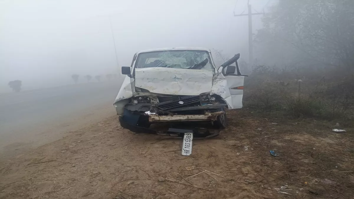 Rohtak Road Accident: कोहरा दिखा रहा अपना कहर! वैन-स्कूल बस में जबरदस्त टक्कर; बाल -बाल बची जान