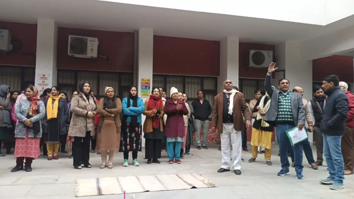 Faridabad: जेसी बोस यूनिवर्सिटी के प्रोफेसर हड़ताल पर, 7 हजार छात्र-छात्राओं की पढ़ाई पर असर