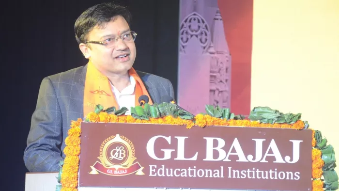 दैनिक जागरण श्रीरामोत्सव कार्यक्रम को संबोधित करते कालेज के वाइस चेयरमैन पंकज अग्रवाल।