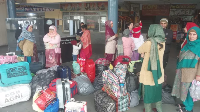 जम्मू रेलवे स्टेशन पर पुनर्निर्माण का कार्य, यात्री परेशान
