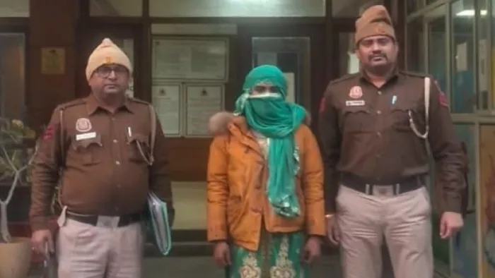 दिल्ली में किन्नर के वेश में रह रहे बांग्लादेशी नागरिक को गिरफ्तार किया। फाइल फोटो