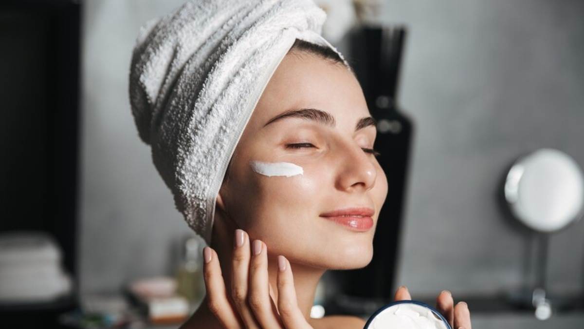 https://www.jagranimages.com/images/newimg/16012025/16_01_2025-skin_care_tips_1_23867982.jpg