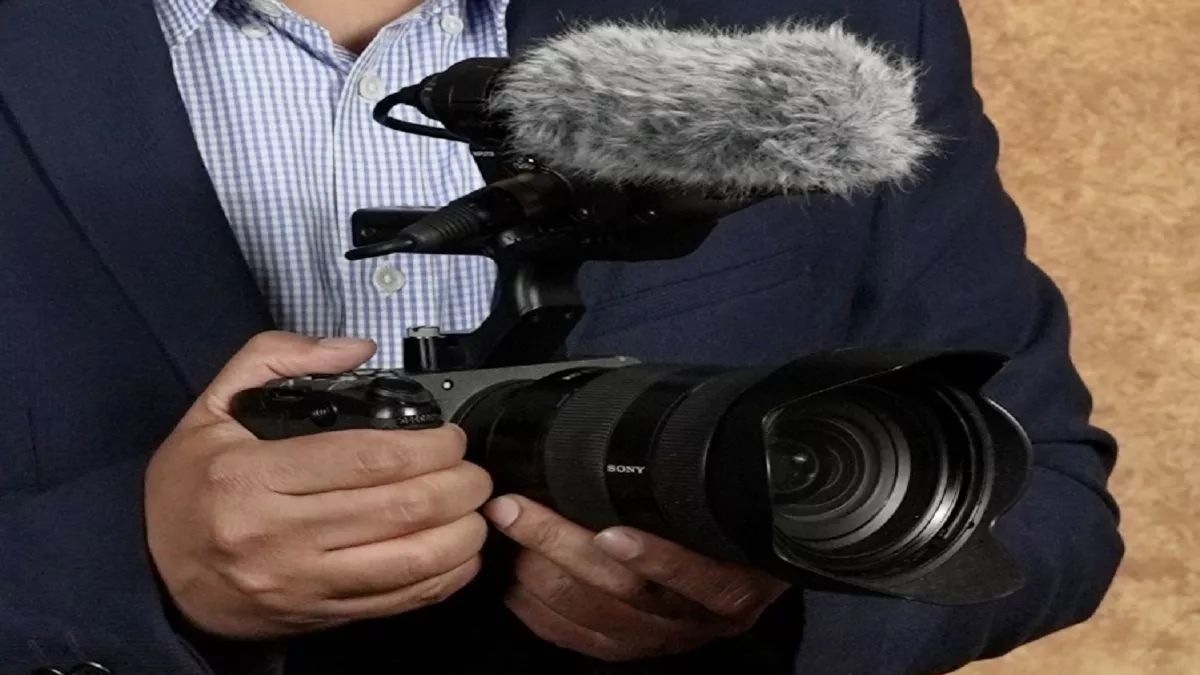 Sony FX30 Camera: सोनी ने फिल्म बनाने वालों के लिए कम कीमत में लॉन्च किया नया कैमरा, जानिए फीचर्स और कीमत