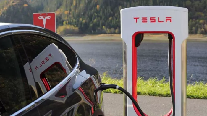 TESLA लगाएगी अमेरिकी इलेक्ट्रिक वाहनों के लिए सुपरचार्जर