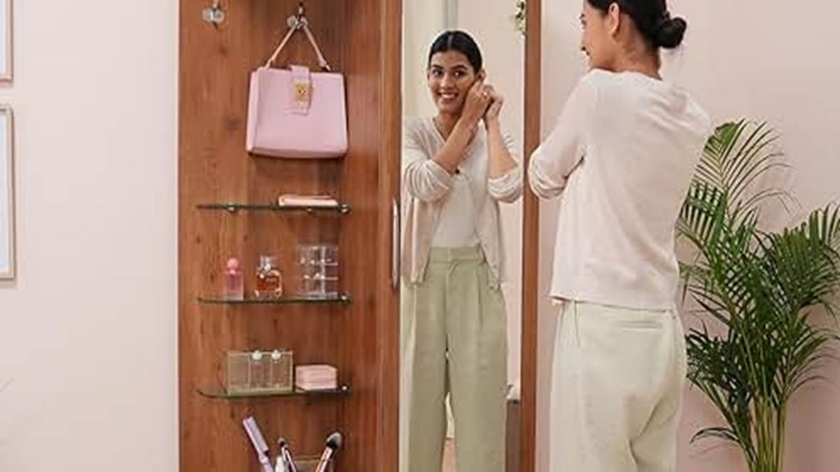 सजना के लिए सजिए इन किफायती Designer Dressing Tables के साथ, ऑफ मूड को भी ऑन कर देगा इसका दीदार