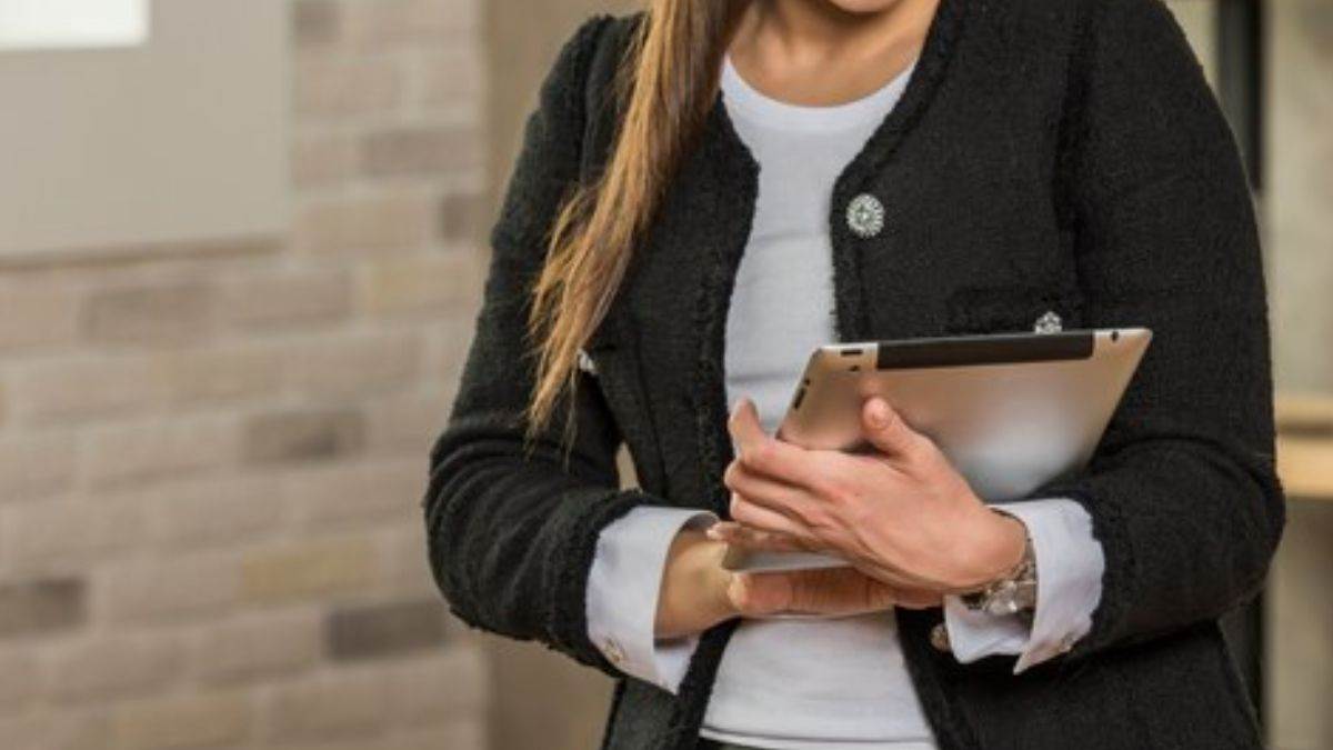 2024 में कौन है Tablets For College Students की सूची में टॉप पर? एक से बढ़कर एक फीचर्स से हैं लैस, आइये जानें