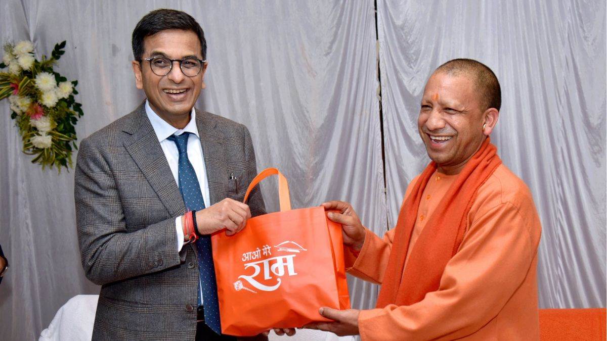 https://www.jagranimages.com/images/newimg/16022024/16_02_2024-cm_yogi_justice_chandrachud_23654707.jpg