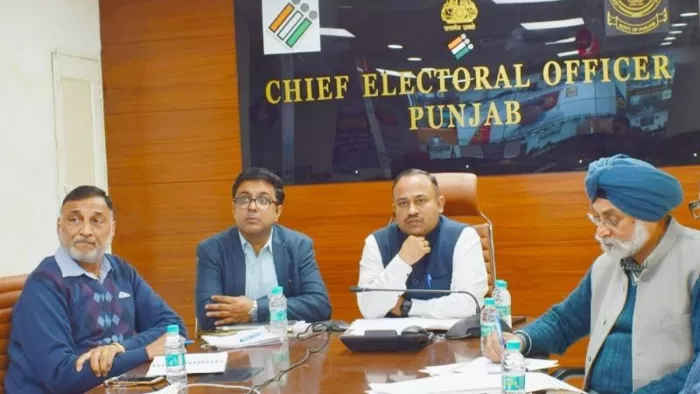 आयोग ने दिया डिप्टी कमिश्नरों को 70 पार वोटिंग का लक्ष्य