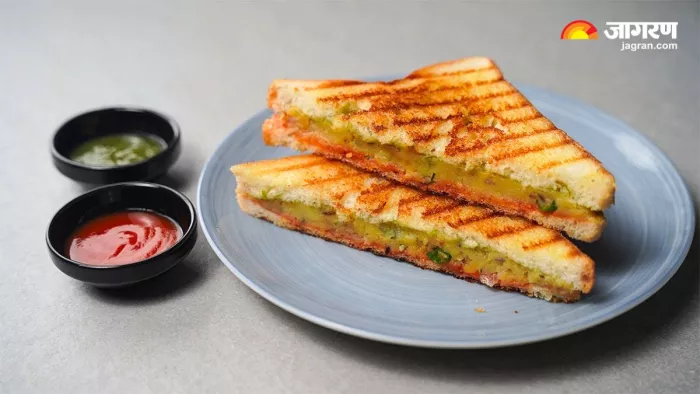 Aloo Masala Sandwich बनाने के लिए फॉलो करें ये आसान रेसिपी (Image Source: X)