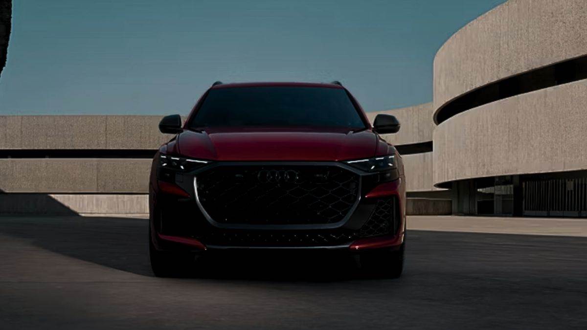 https://www.jagranimages.com/images/newimg/16022025/16_02_2025-audi_rs_q8_performance_01299_23884833.jpg