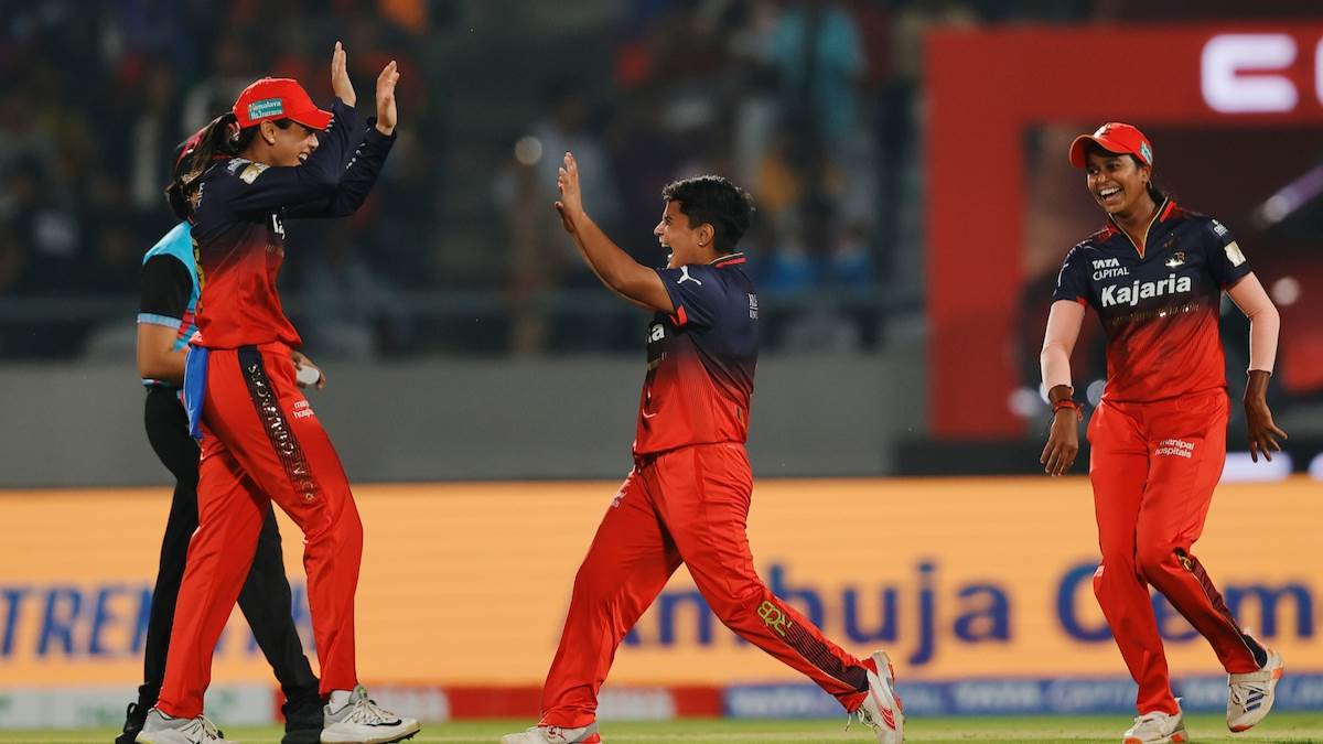 https://www.jagranimages.com/images/newimg/16022025/16_02_2025-dc_w_vs_rcb_w_23885662.jpg