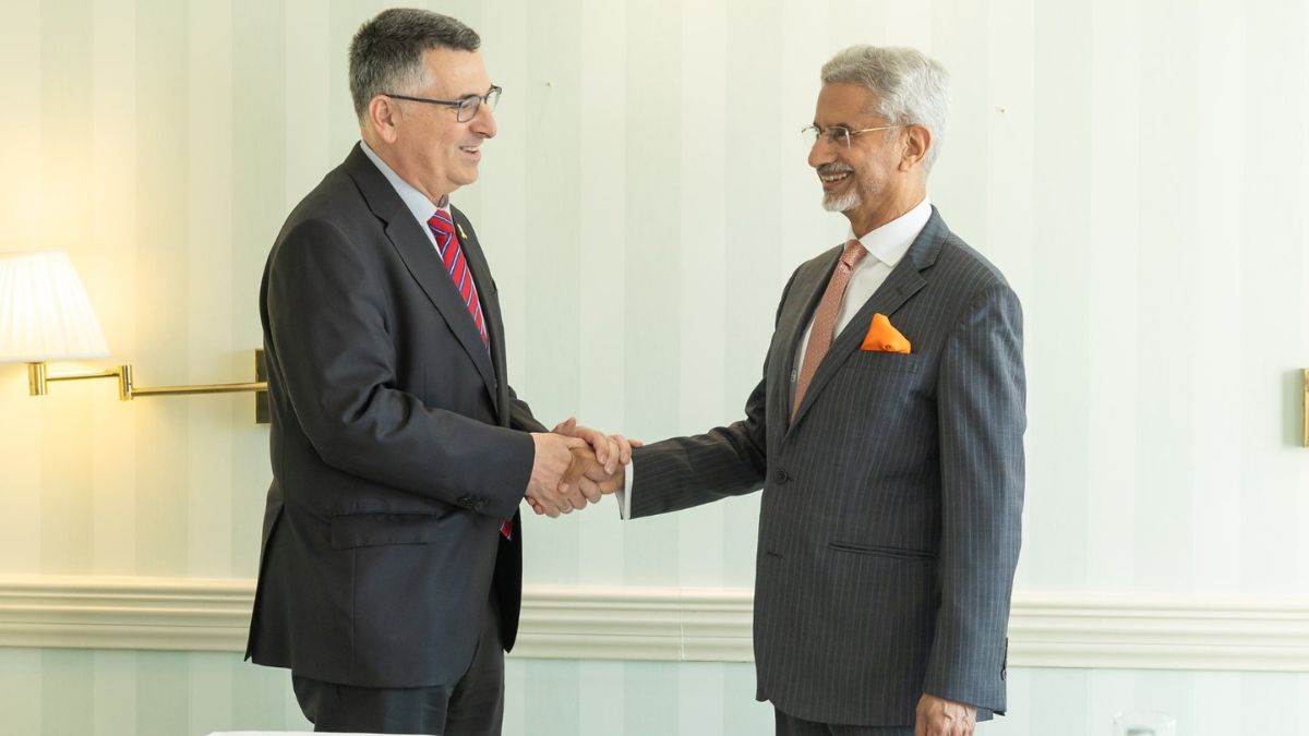 https://www.jagranimages.com/images/newimg/16022025/16_02_2025-jaishankar_3_23885449.jpg