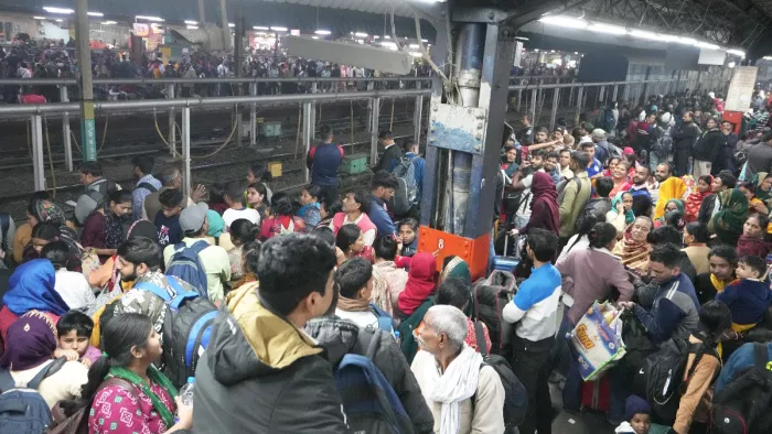 रेलवे ने किया मुआवजे का एलान। ( फोटो- पीटीआई)