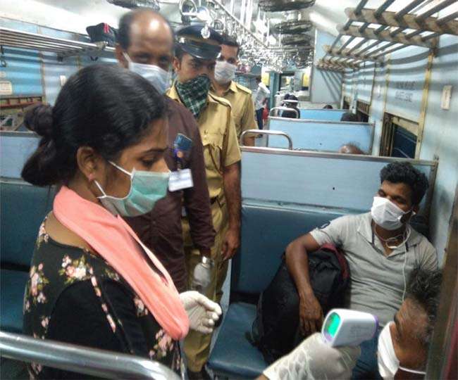 Coronavirus in India: स्वच्छ व सुरक्षित यात्रा के लिए रेलवे का विशेष अभियान, देखें- वीडियो