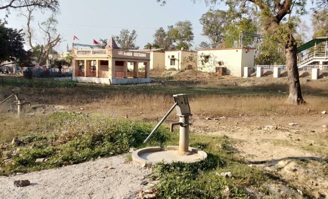हैंडपंपों ने दिया दगा, पेयजल का संकट