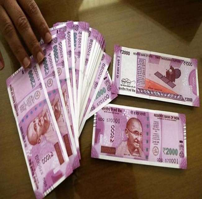 शेयर मार्केट में निवेश रिस्‍क भरा होता है। (Pti)