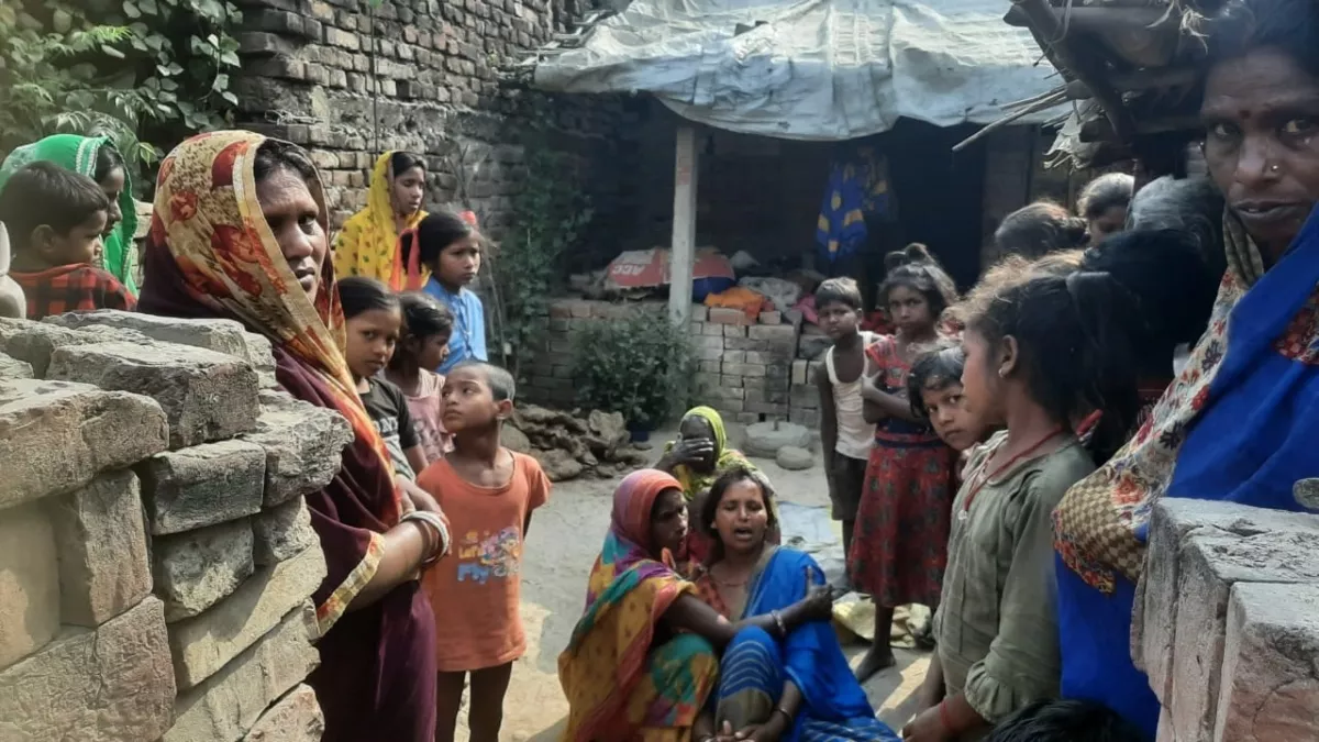 छात्र की गला दबाकर हत्या, कुआं में फेंका शव।