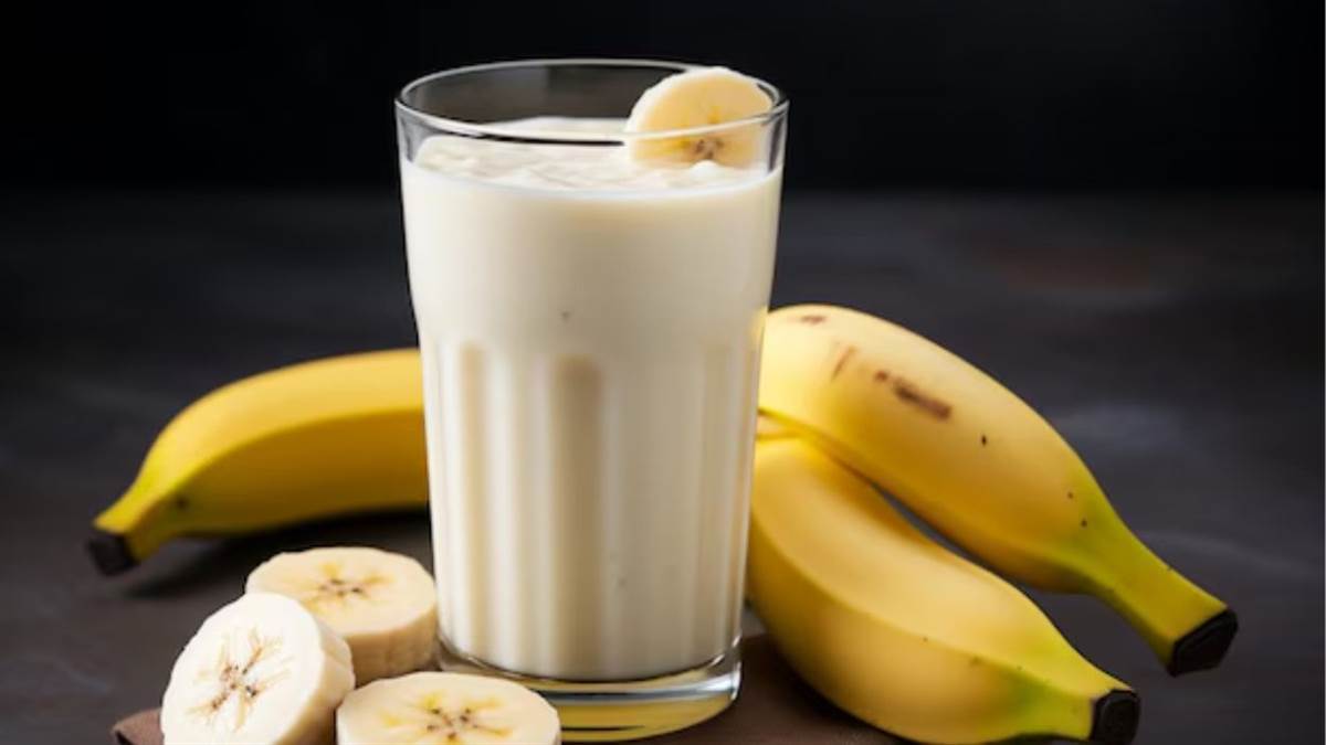 https://www.jagranimages.com/images/newimg/16032025/16_03_2025-banana_shake_23900297_105036890.jpg
