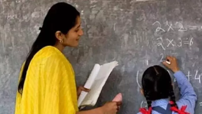 मुस्लिम शिक्षक रमजान में एक घंटे पहले जा सकेंगे घर