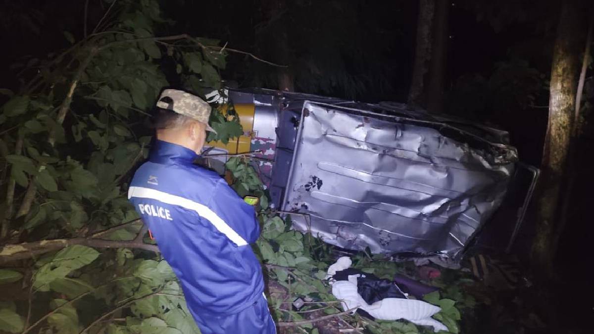 https://www.jagranimages.com/images/newimg/16032025/16_03_2025-dhanbad-accident_23900600.jpg