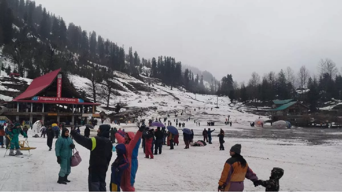 हिमाचल प्रदेश में बारिश और बर्फबारी का अलर्ट