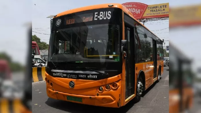 ई-बस में यात्रियों से किराया लेकर टिकट न देने वाले 31 परिचालक निलंबित
