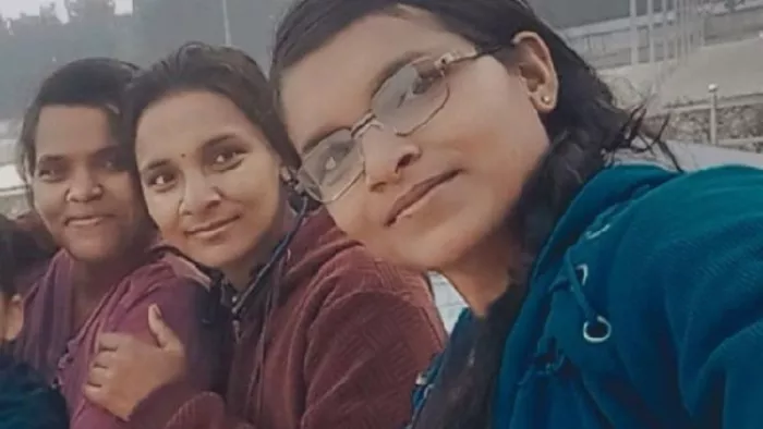 एक ही परिवार की तीन बहनें यूपी पुलिस में बनीं सिपाही